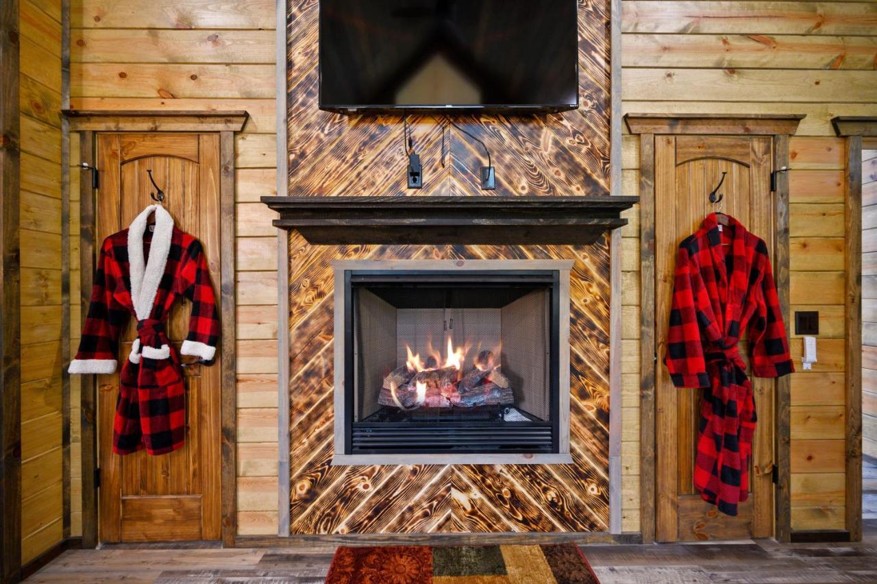 The Adirondack Honeymoon Hot Tub Soaking Tub Wood Burning Fireplace Stephens Gap エクステリア 写真