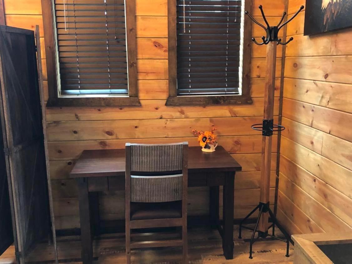 The Adirondack Honeymoon Hot Tub Soaking Tub Wood Burning Fireplace Stephens Gap エクステリア 写真